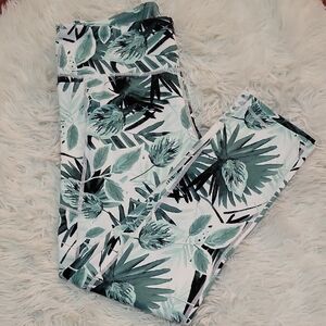 Senita Athletics Green Leaf Print Leggings